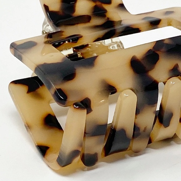 Acrylic Claw Clip Pearl or Tortoise Cheetah Hair Clip - Picture 8 of 12